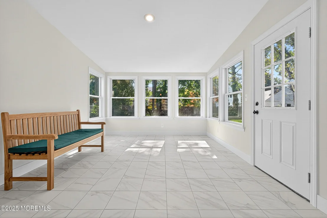 Photo of 7 Sunset Avenue