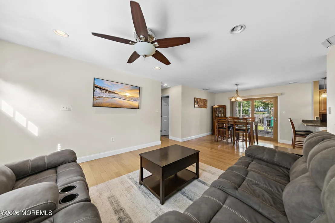 Photo of 211 3rd Avenue