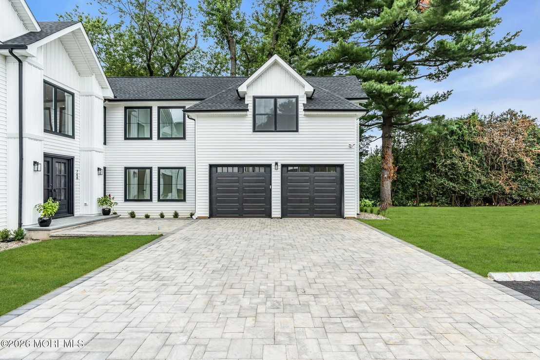 Photo of 748 Holmdel Road