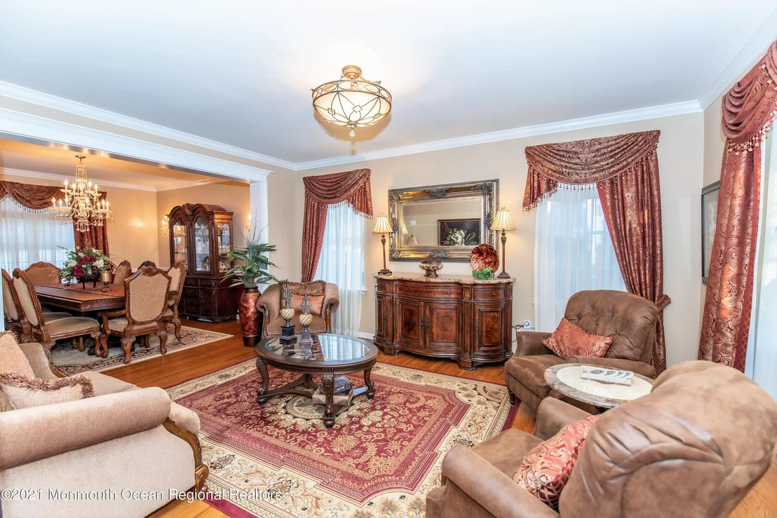 Photo of 607 Windcrest Court