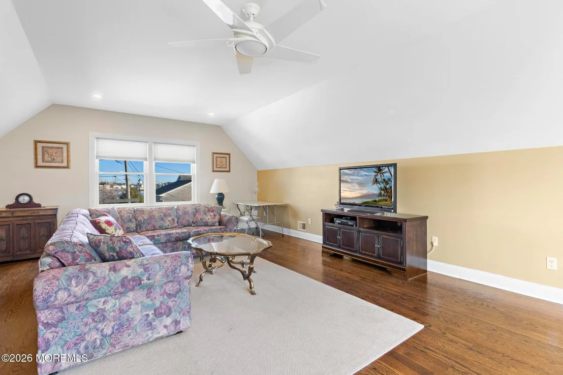 Photo of 305 Sloop Lane