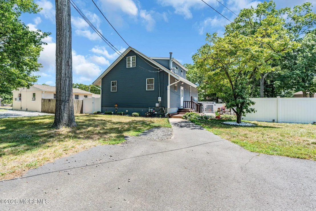 Photo of 241 Old Squan Road