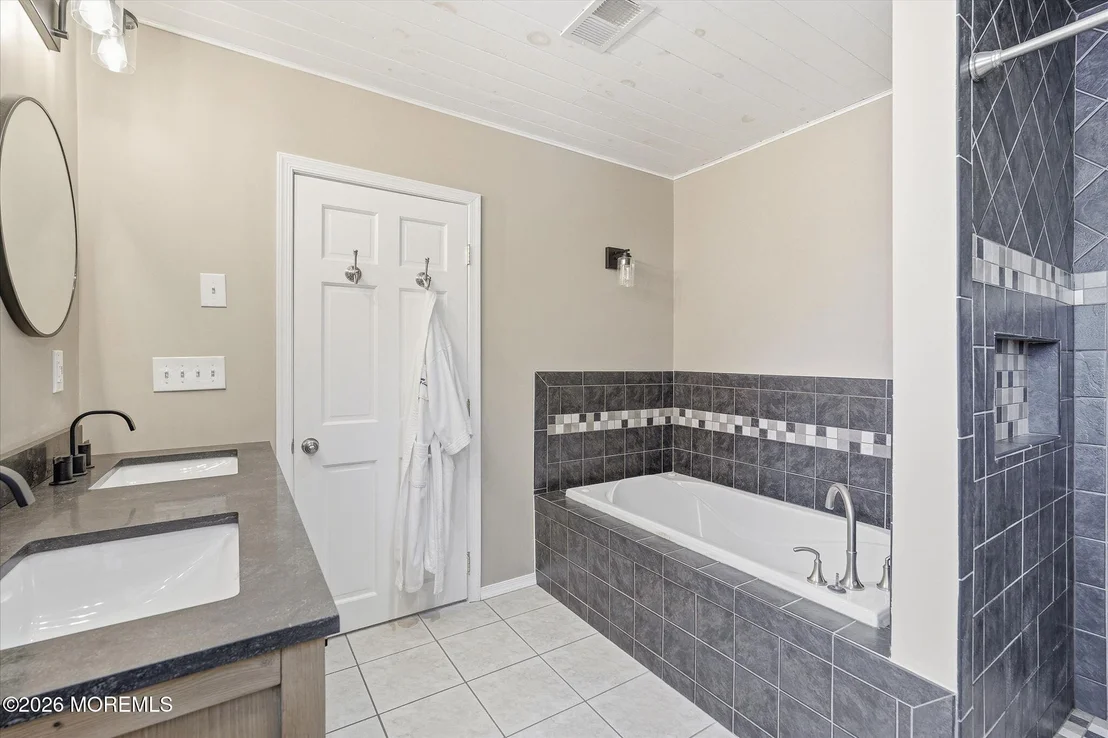 Photo of 14 Scheiber Drive