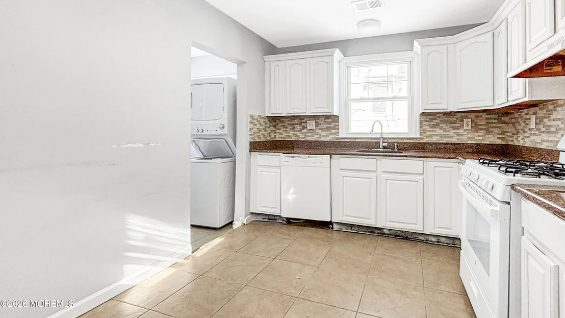 Photo of 244 Overbrook Avenue