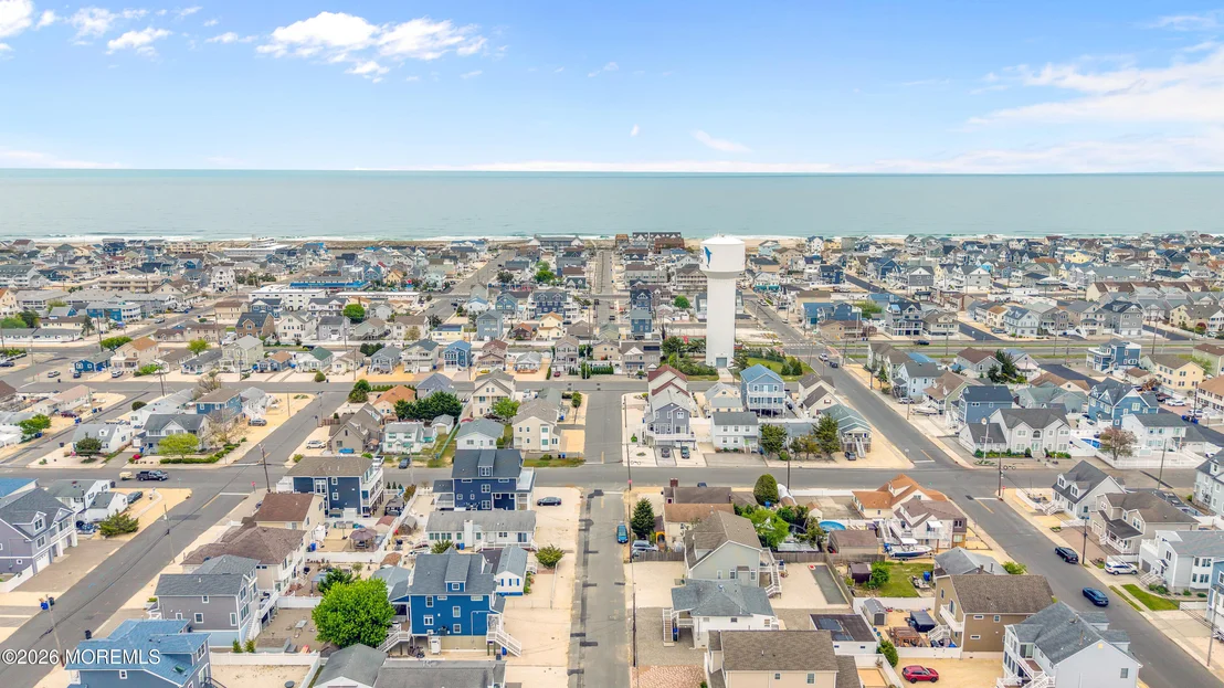 Photo of 202 5th Avenue