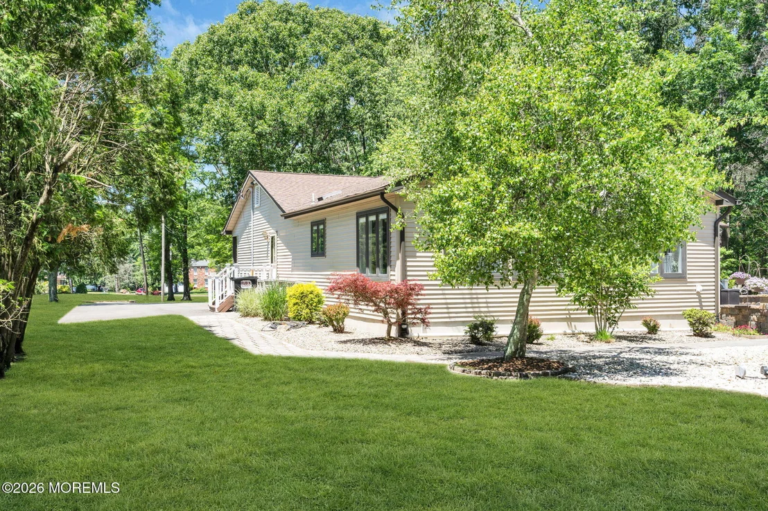 Photo of 819 Harmony Road