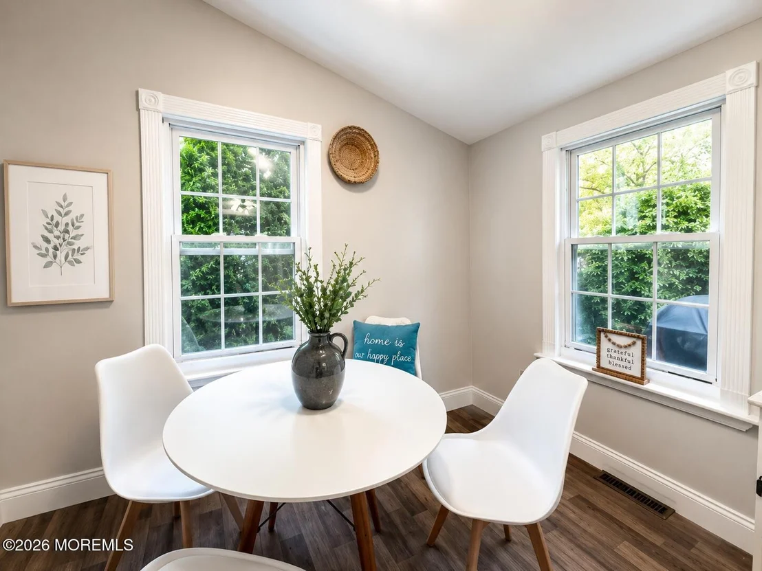 Photo of 1008 14th Avenue