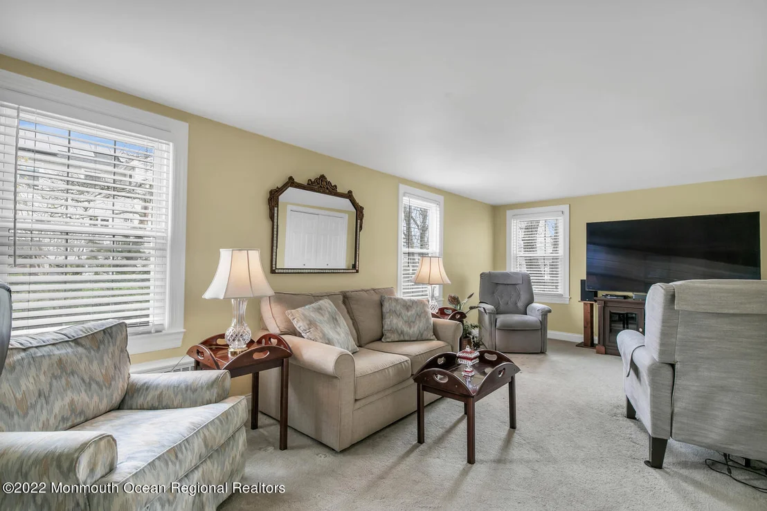 Photo of 306 Perrine Boulevard