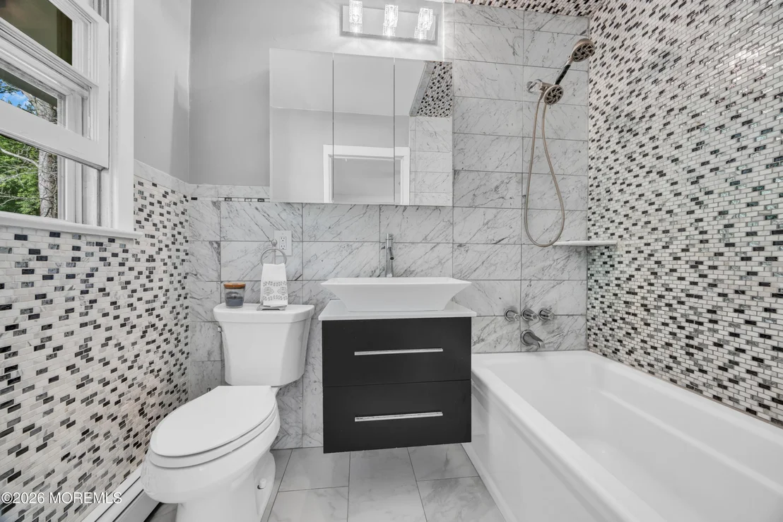 Photo of 416 Oak Tree Road