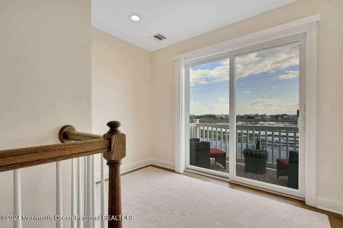 Photo of 106 Saint Lawrence Boulevard
