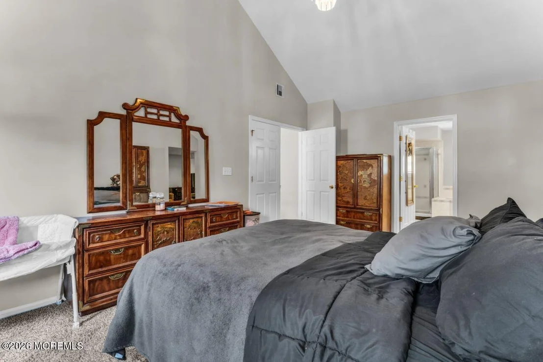 Photo of 383 Meadowood Road