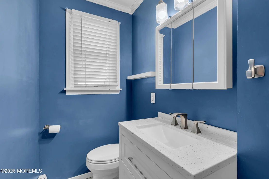 Photo of 323 Shepard Avenue