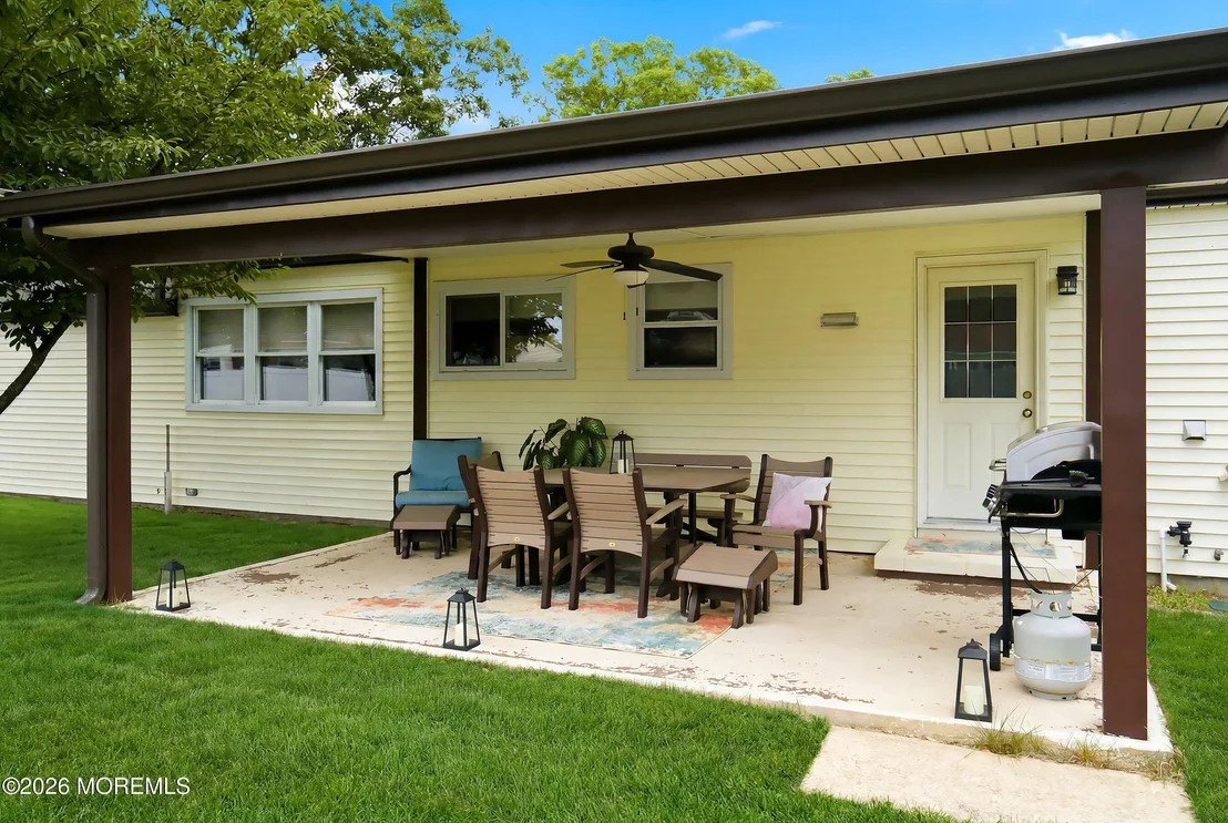 Photo of 1047 Crystal Drive