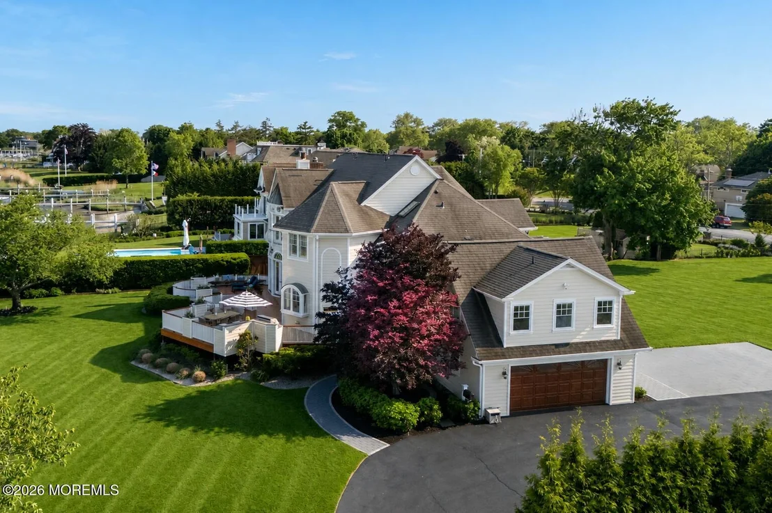 Photo of 229 Comanche Drive