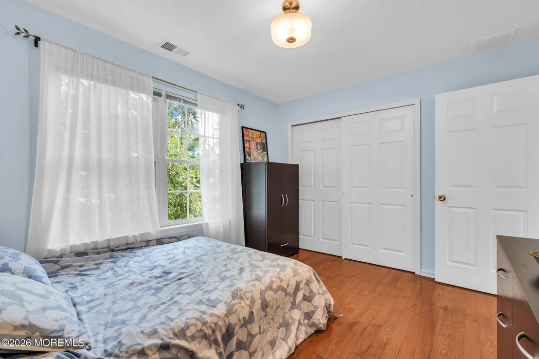 Photo of 102 Harvard Oval