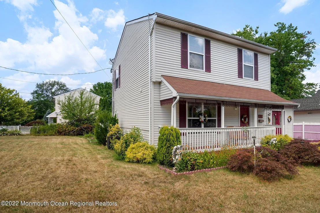Photo of 2113 W Bangs Avenue