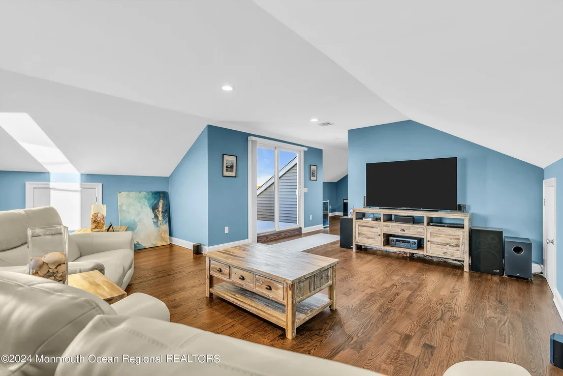 Photo of 106 Saint Lawrence Boulevard