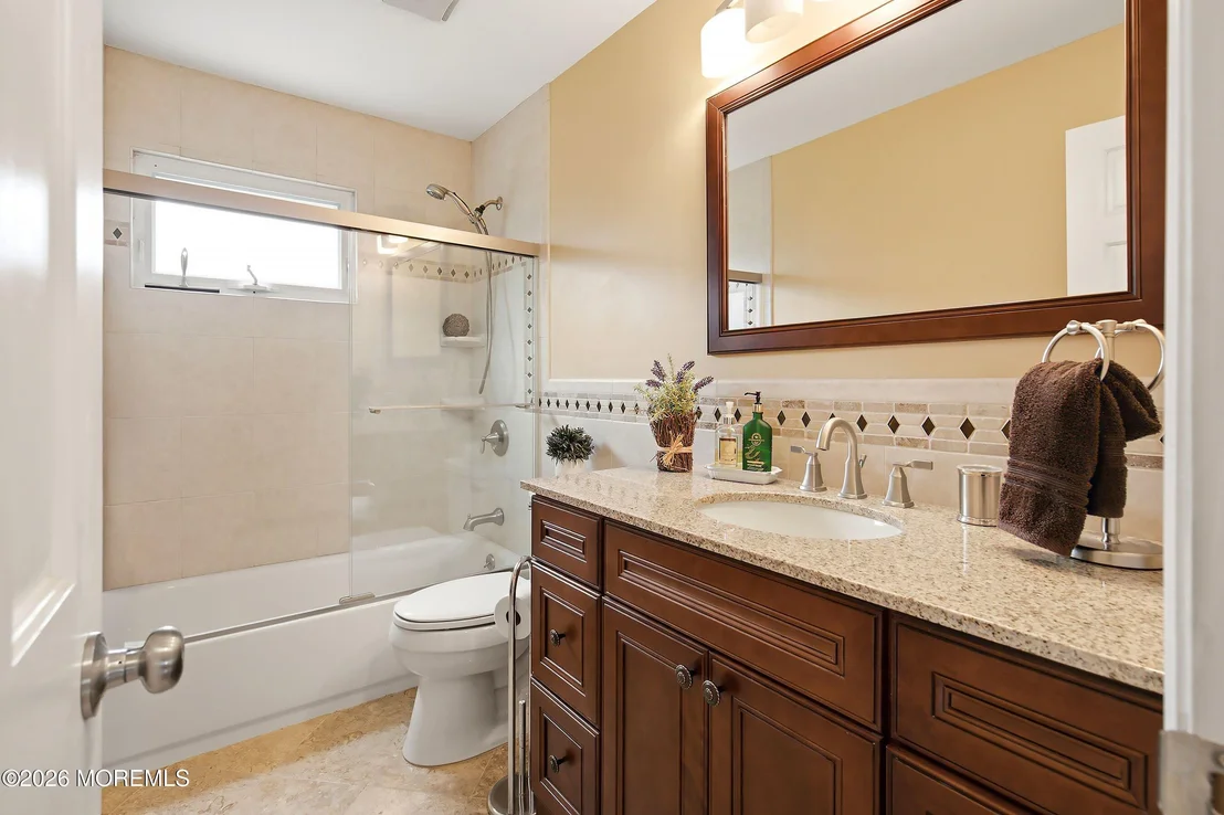 Photo of 1047 Crystal Drive