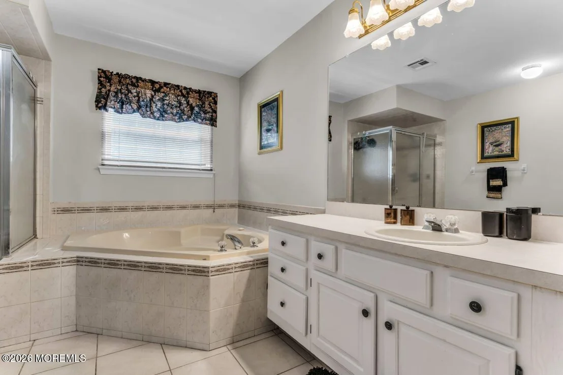 Photo of 383 Meadowood Road