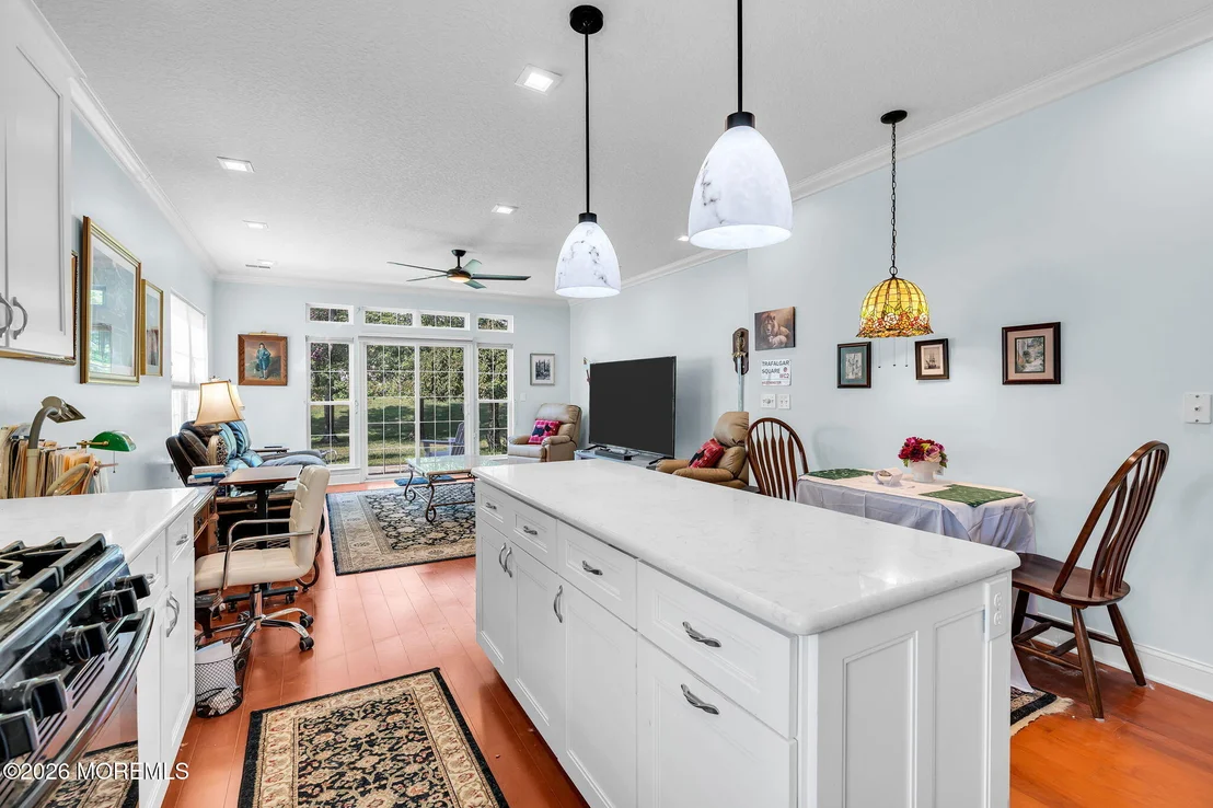 Photo of 2593 Collier Road