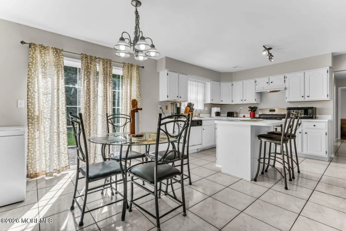 Photo of 383 Meadowood Road