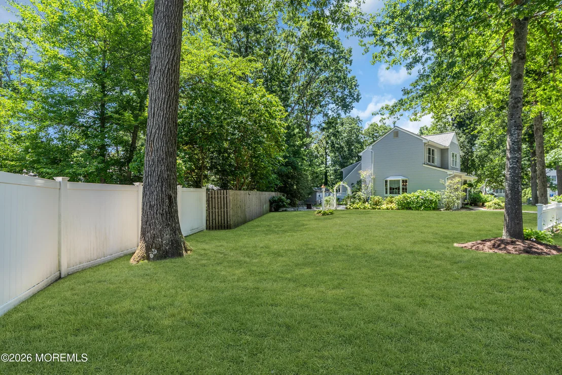 Photo of 901 Roundtree Drive