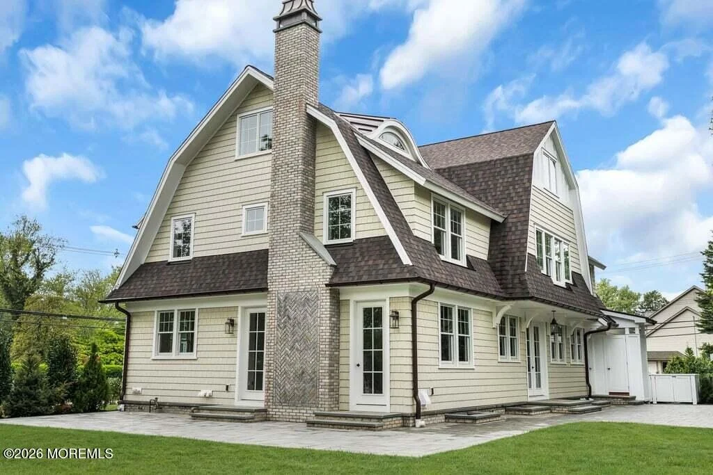 Photo of 907 Riverview Drive