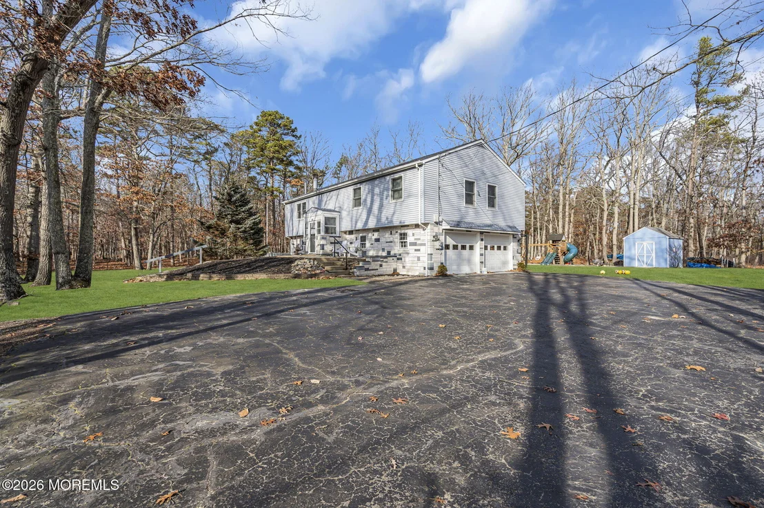 Photo of 301 Clearstream Road
