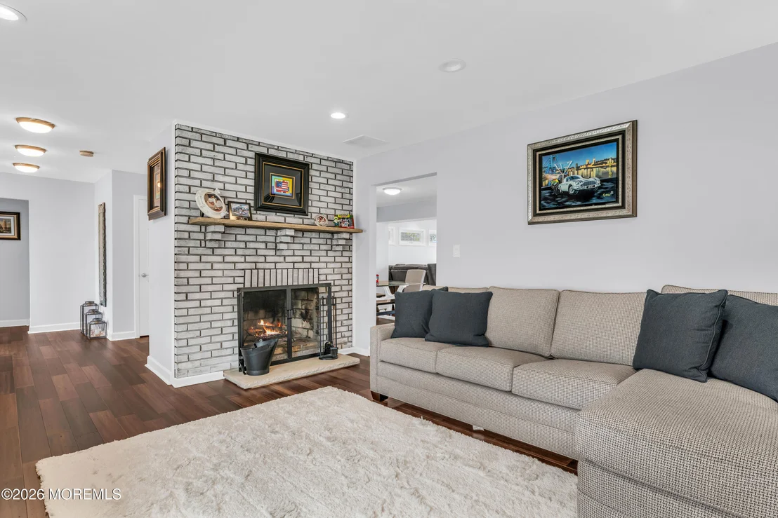 Photo of 933 Montauk Drive