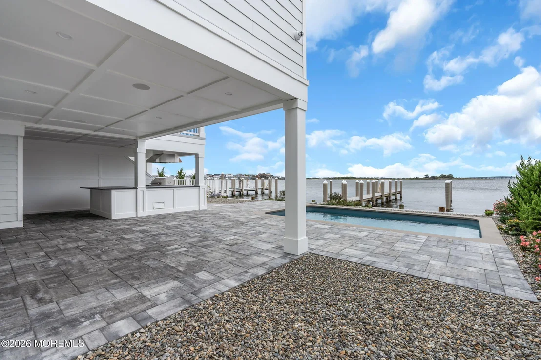 Photo of 151 Pershing Boulevard