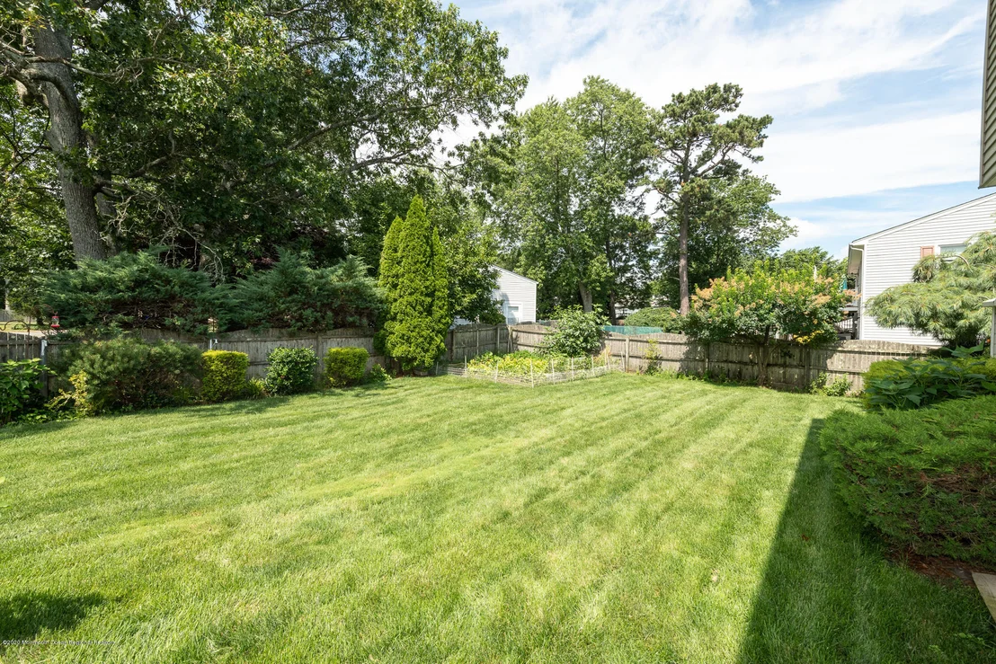 Photo of 220 Colonial Drive
