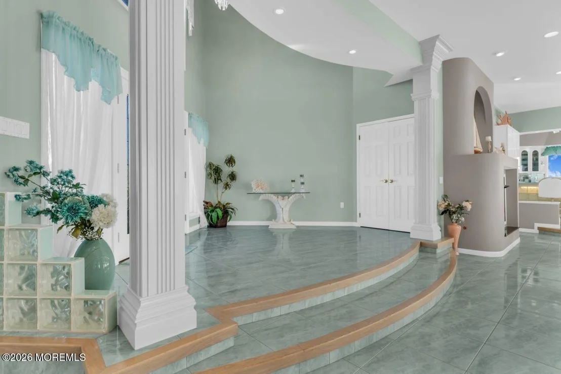 Photo of 1308 Laurel Boulevard