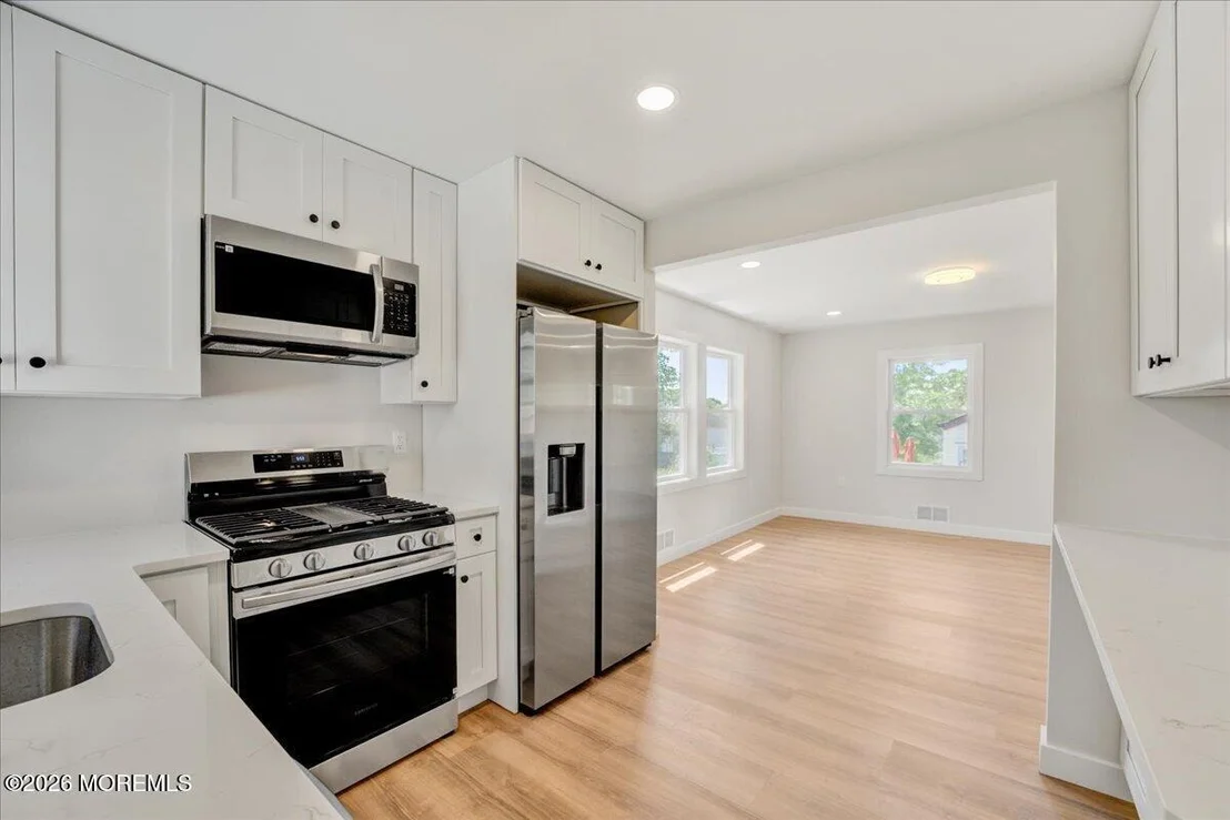 Photo of 39 Point O Woods Drive
