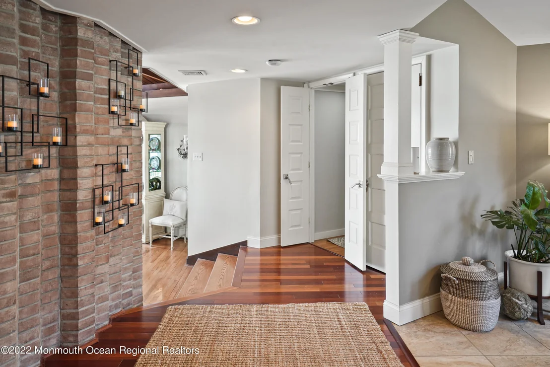 Photo of 2409 Riverside Terrace