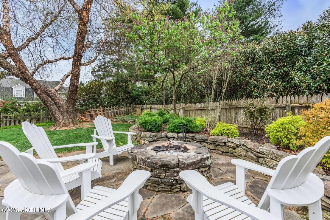 Photo of 9 N Cherry Lane
