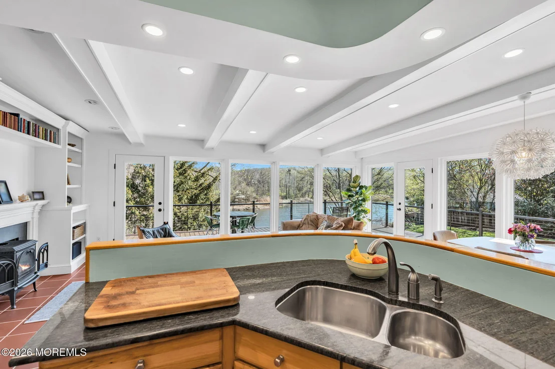 Photo of 531 Locust Point Road