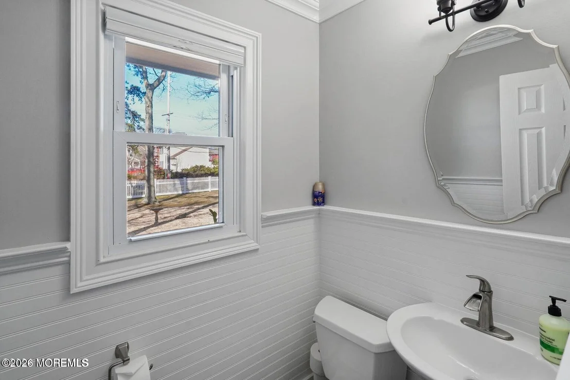 Photo of 437 Adamston Road
