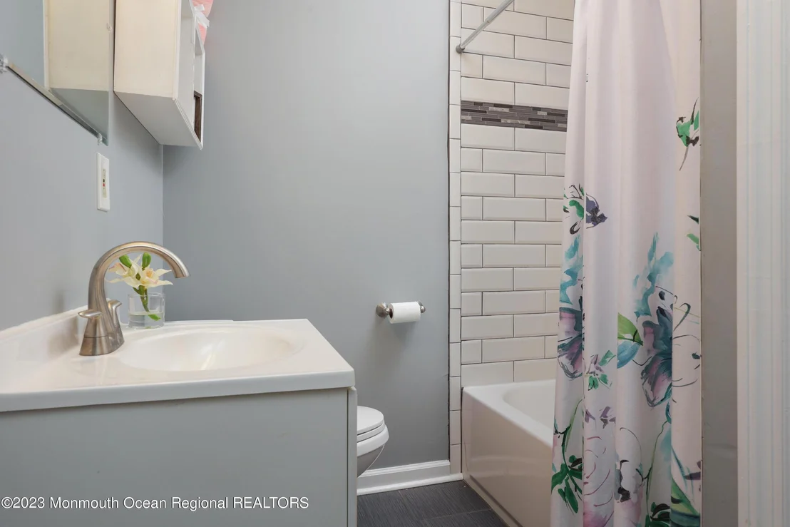 Photo of 214 Orangewood Drive