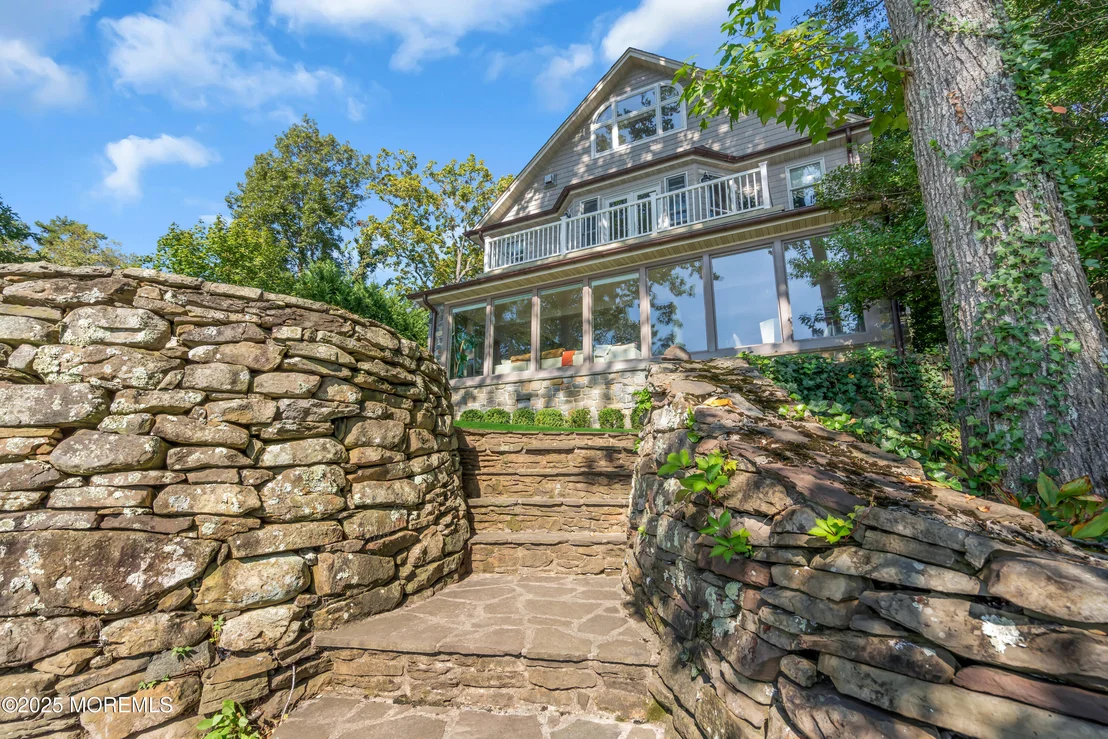 Photo of 2403 Riverside Terrace