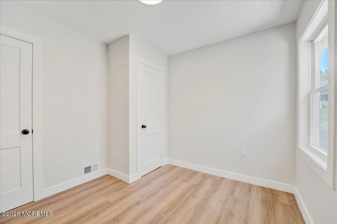 Photo of 39 Point O Woods Drive