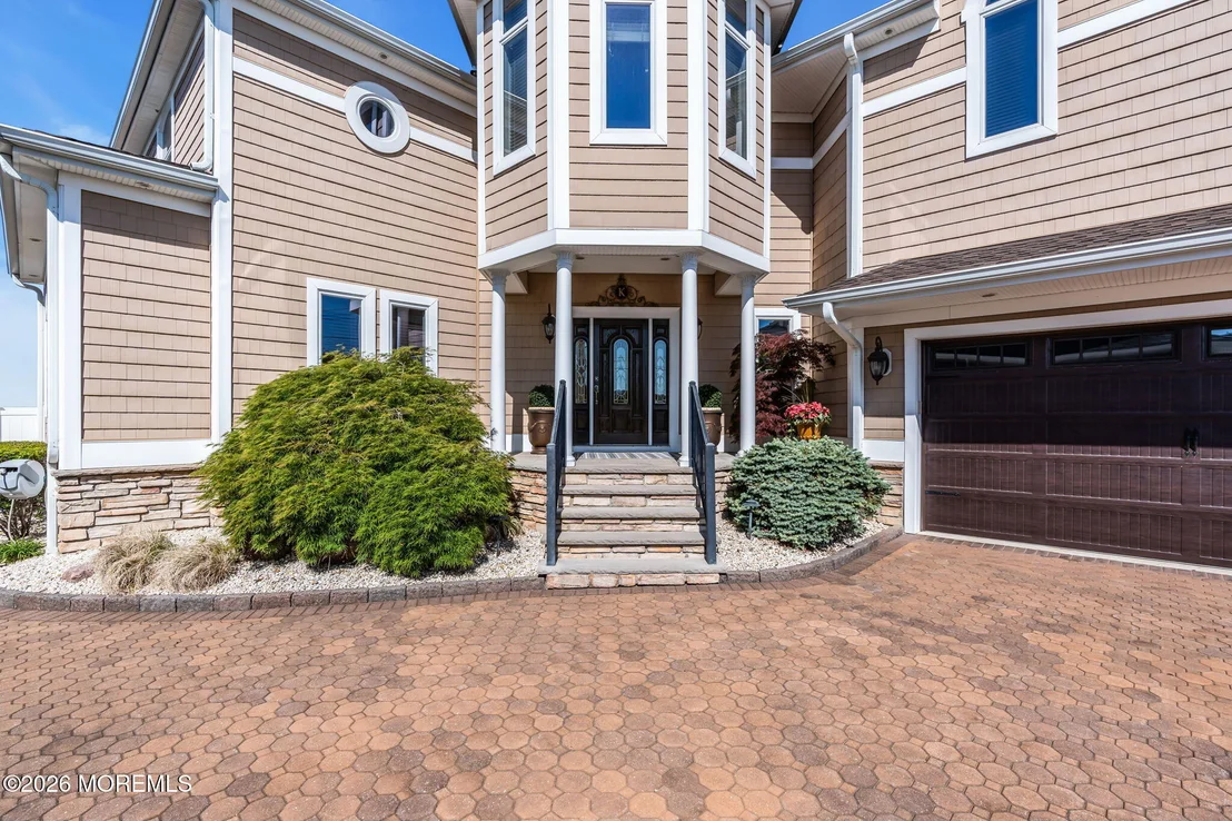Photo of 531 Bayview Drive
