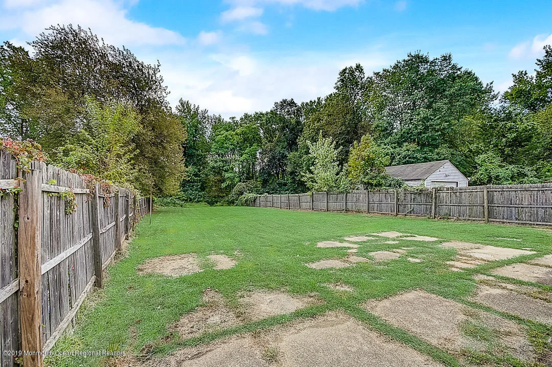 Photo of 329 Edgeview Road