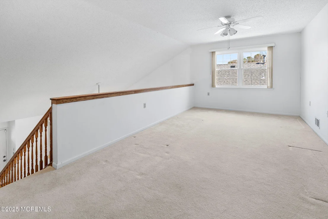 Photo of 32 Pine Oak Boulevard