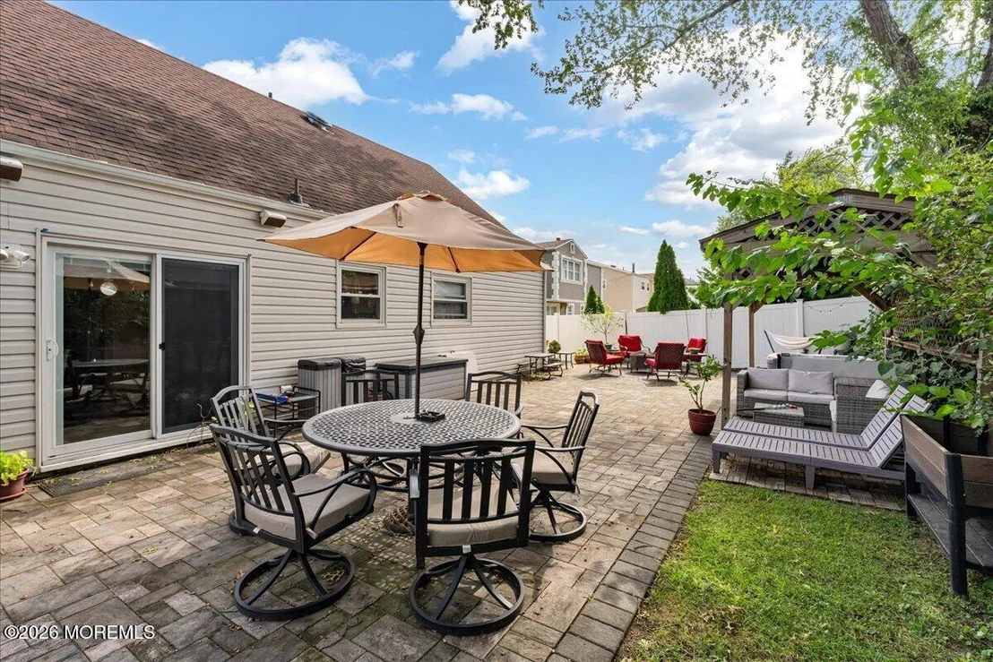 Photo of 48 Cresci Boulevard