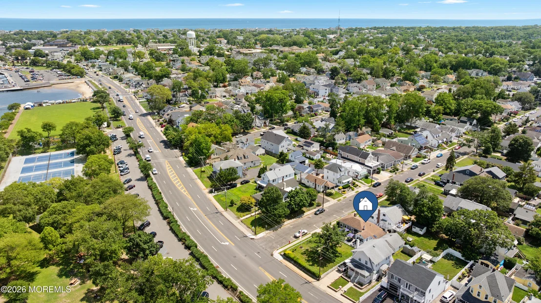 Photo of 1601 River Road