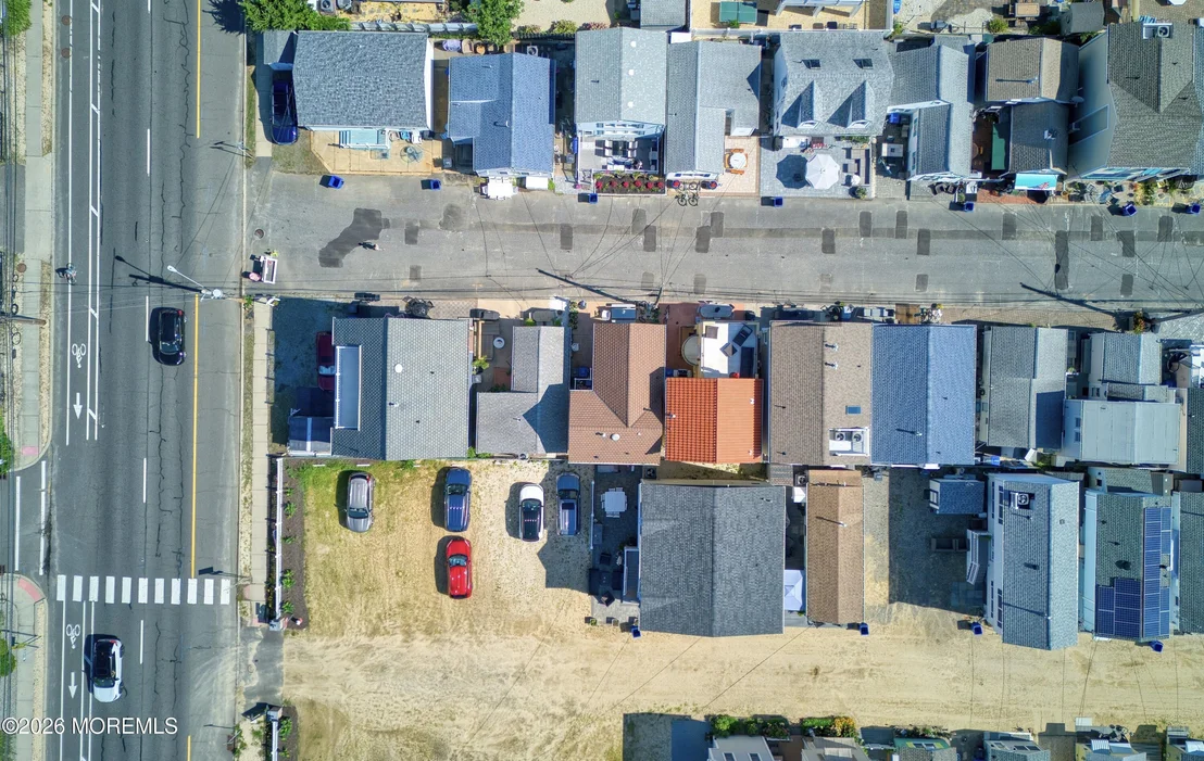 Photo of 46 W Rutherford Lane