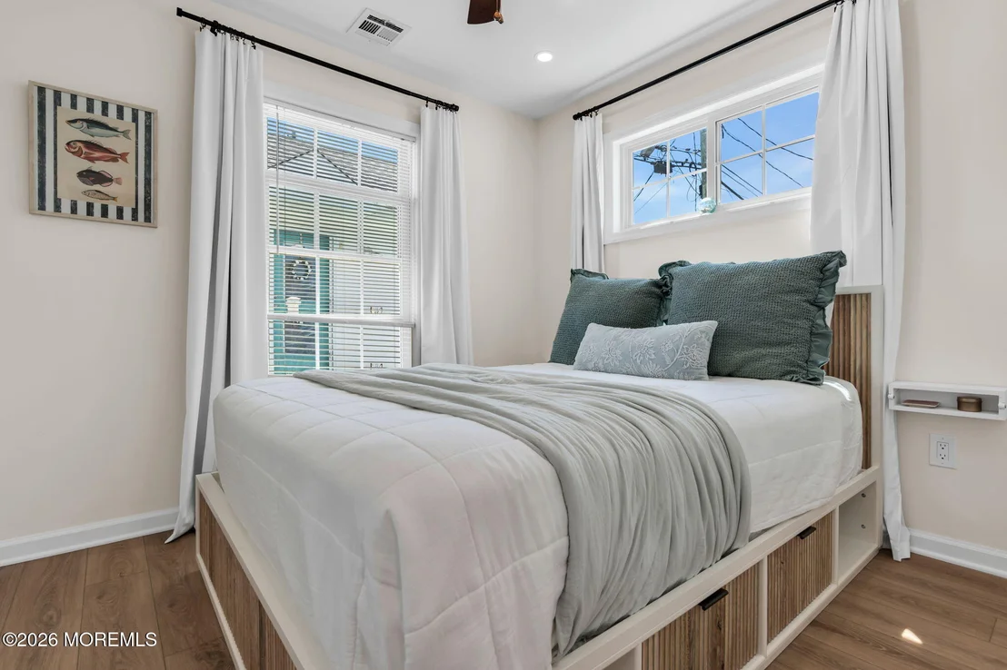 Photo of 115 W Tide Way