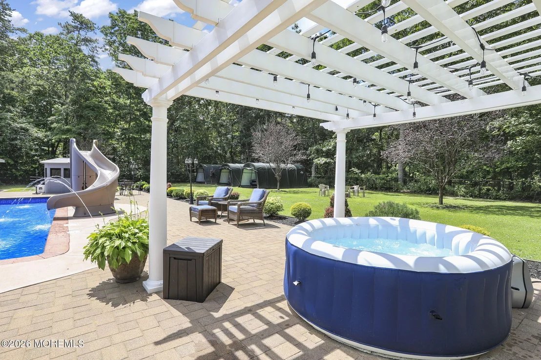 Photo of 296 Sunnybrook Road