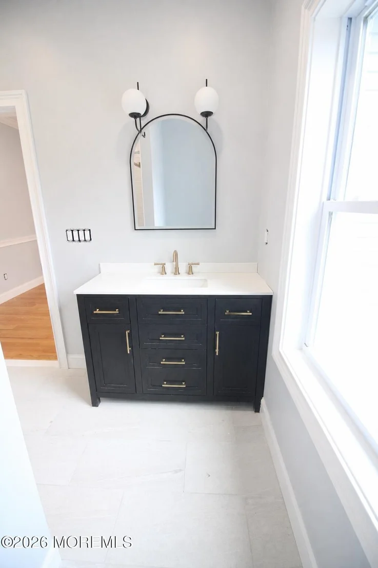 Photo of 427 Central Avenue