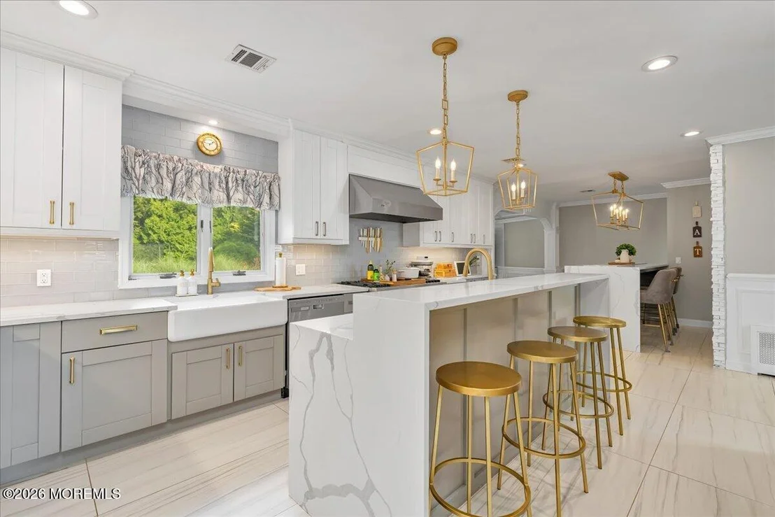 Photo of 48 Lakeside Avenue